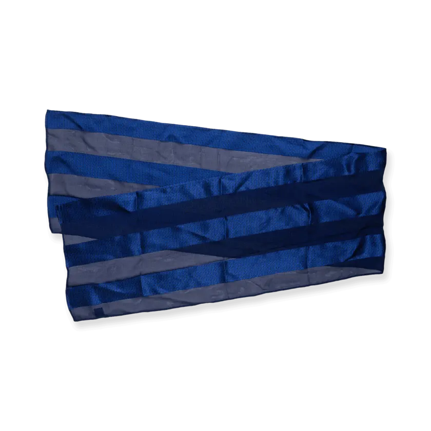 skräddarsydd sidenscarf med Caverion mönster