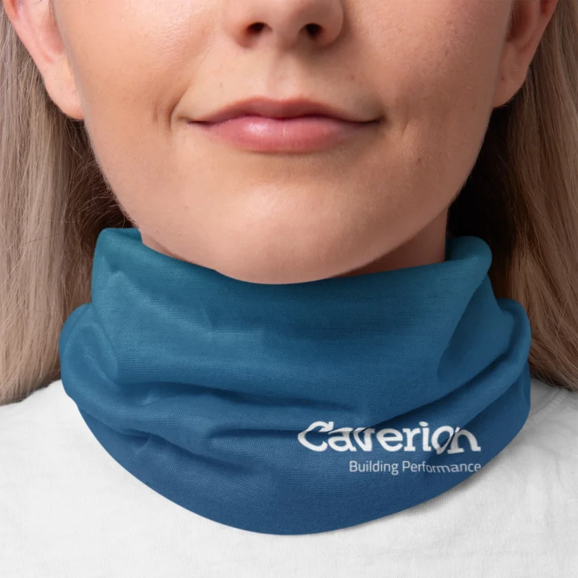 vit multiwear med vit caverion logo